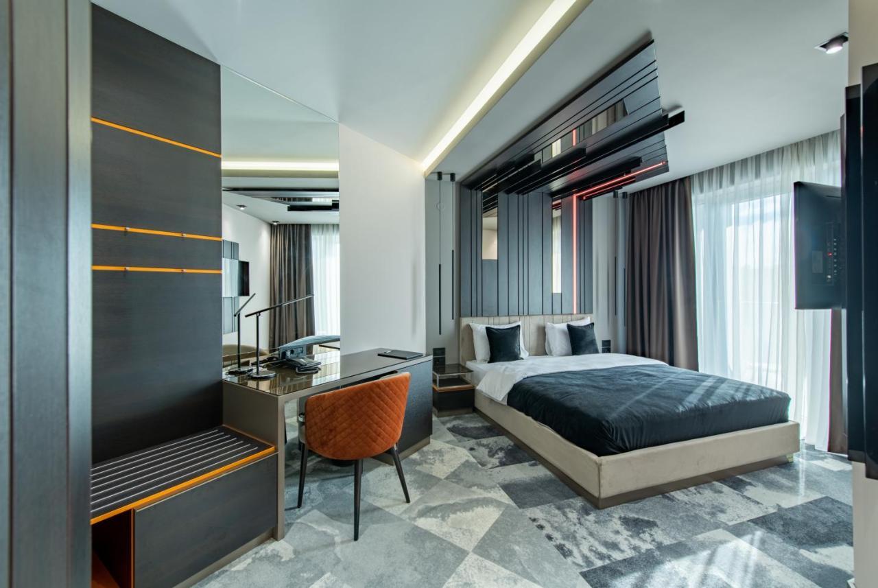 Hotel Zeneva Lux Κραγκούγιεβατς Εξωτερικό φωτογραφία