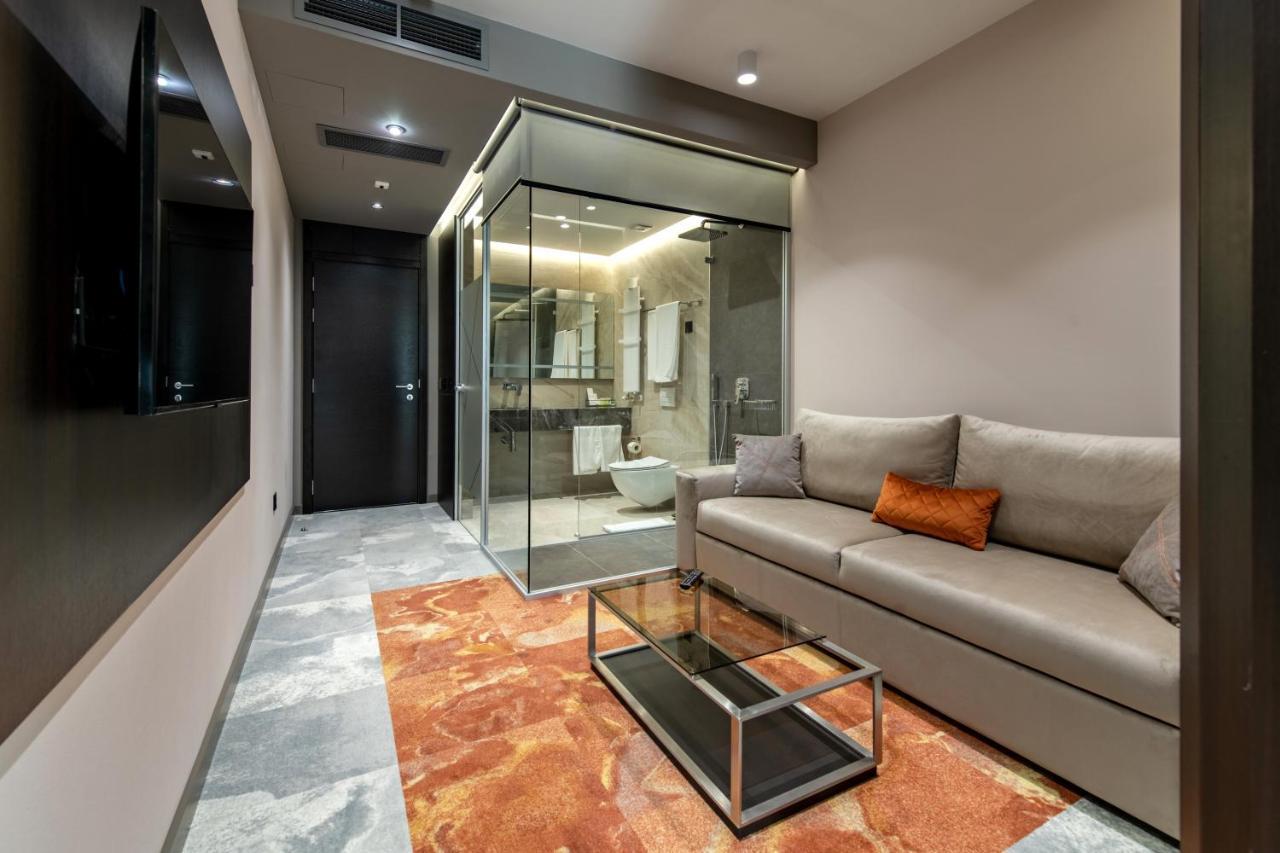 Hotel Zeneva Lux Κραγκούγιεβατς Εξωτερικό φωτογραφία