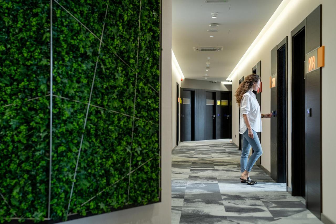 Hotel Zeneva Lux Κραγκούγιεβατς Εξωτερικό φωτογραφία