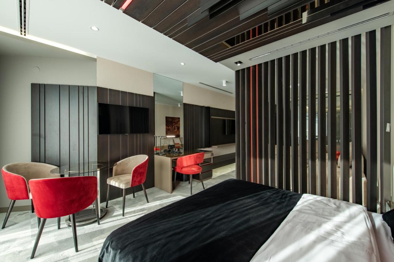 Hotel Zeneva Lux Κραγκούγιεβατς Εξωτερικό φωτογραφία