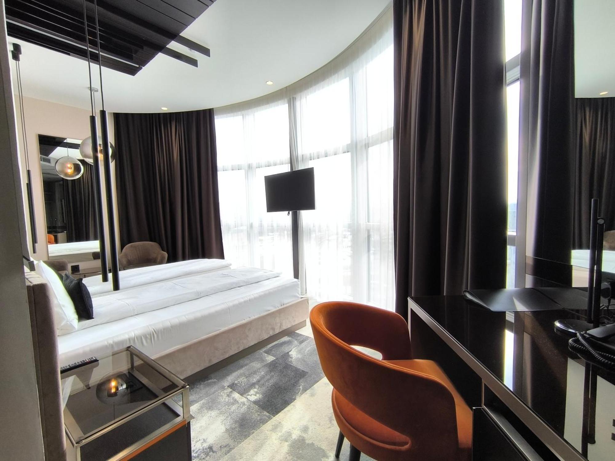 Hotel Zeneva Lux Κραγκούγιεβατς Εξωτερικό φωτογραφία