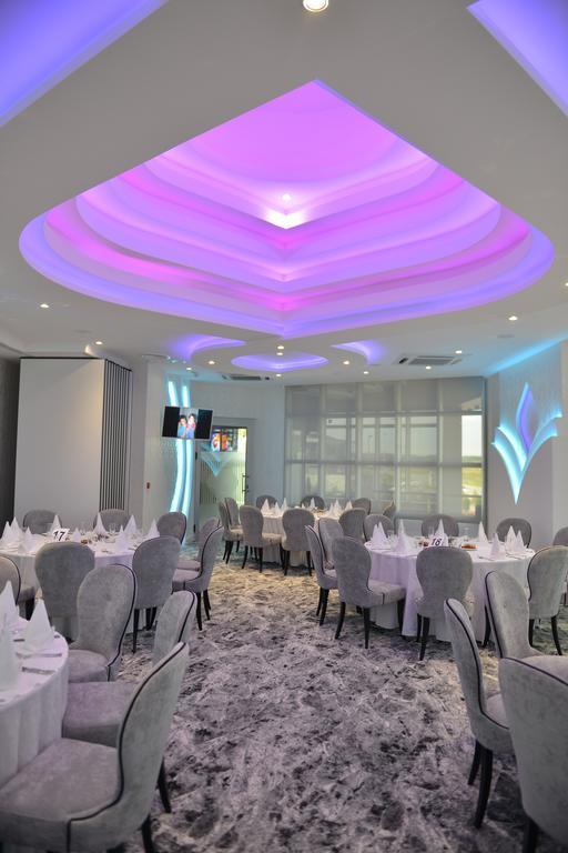 Hotel Zeneva Lux Κραγκούγιεβατς Εξωτερικό φωτογραφία